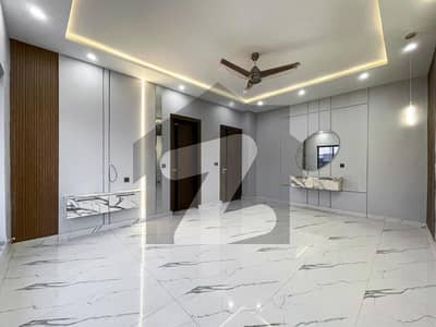 ای ۔ 7 اسلام آباد میں 1 کنال مکان 65.0 کروڑ میں برائے فروخت۔
