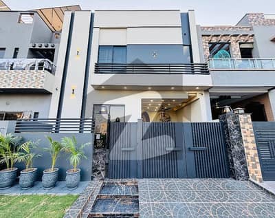 5 Marla Luxury Model Villa Facing Park Available For Sale In Block DD Citi Housing Gujranwala