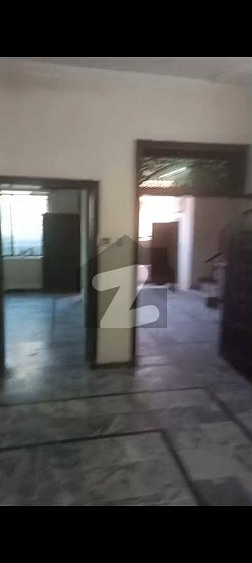حیات آباد فیز 6 ۔ ایف 3/1 حیات آباد فیز 6,حیات آباد,پشاور میں 3 کمروں کا 5 مرلہ بالائی پورشن 35.0 ہزار میں کرایہ پر دستیاب ہے۔