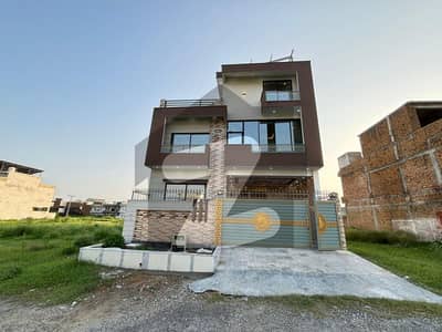 B-17 II 7 Marla Luxury House II For Sale II Best Location Near to MDR