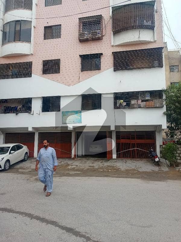 کلفٹن ۔ بلاک 2 کلفٹن,کراچی میں 3 کمروں کا 8 مرلہ فلیٹ 1.2 لاکھ میں کرایہ پر دستیاب ہے۔