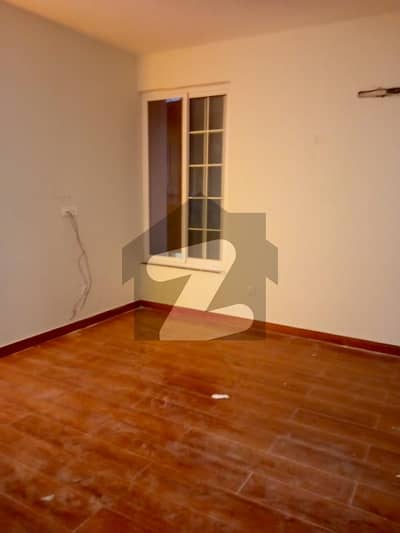 F10 Size 600 New Tiles Floor Upper Portion 3 Bed Dd Servant Parking Rent 230000 Real Pic