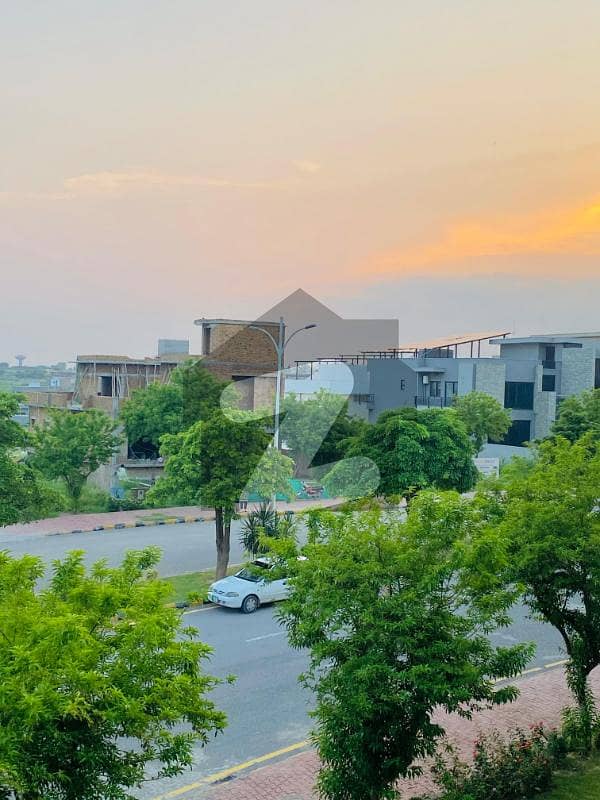 Location: Block D, Gulberg Greens, Islamabad