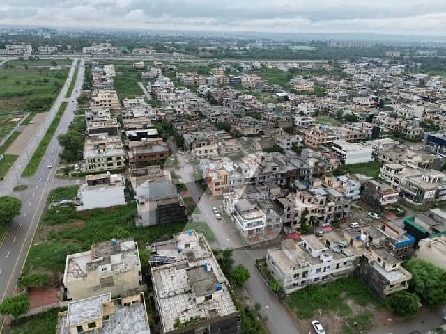 SUNFACE RIGHT TO MAINROAD 30*60 PLOT SUNFACE RIGHT TO MAINROAD 30*60 PLOT
