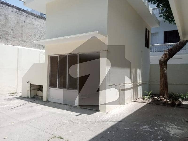 Prime Location Sun-Face 40x120=533 Sq Yards CDA Transfer, Single Owner-