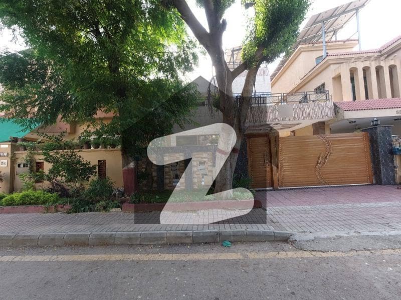 Tripple Storey 10 Marla House Available In Bahria Town Phase 4 For sale