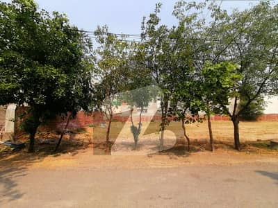 1 KANAL PLOT FOR SALE IN VALENCIA TOWN LAHORE
