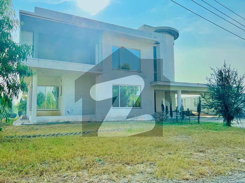 1 Kanal 60X90 Ideally Located In Block C