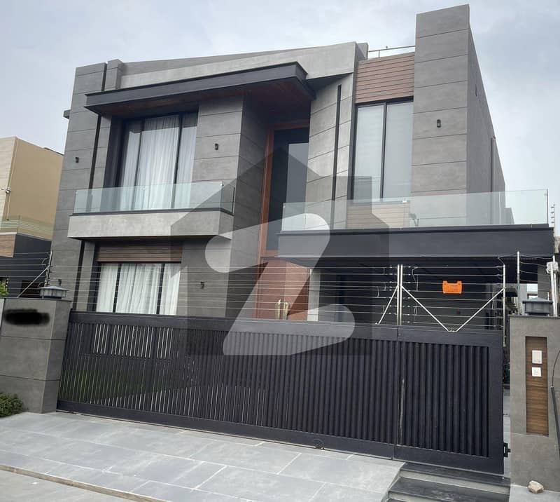 ULTRA MODREN UPPER LOWER PORION LOCKED RENT ULTRA MODREN UPPER LOWER PORION LOCKED RENT