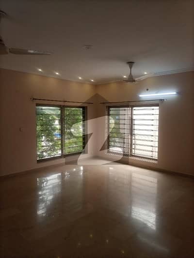 Kanal Corner Separate Interest Portion Available For Rent In Bahria Town