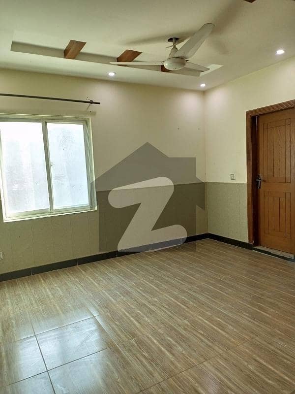 1200 Square Feet Flat For rent In E-11