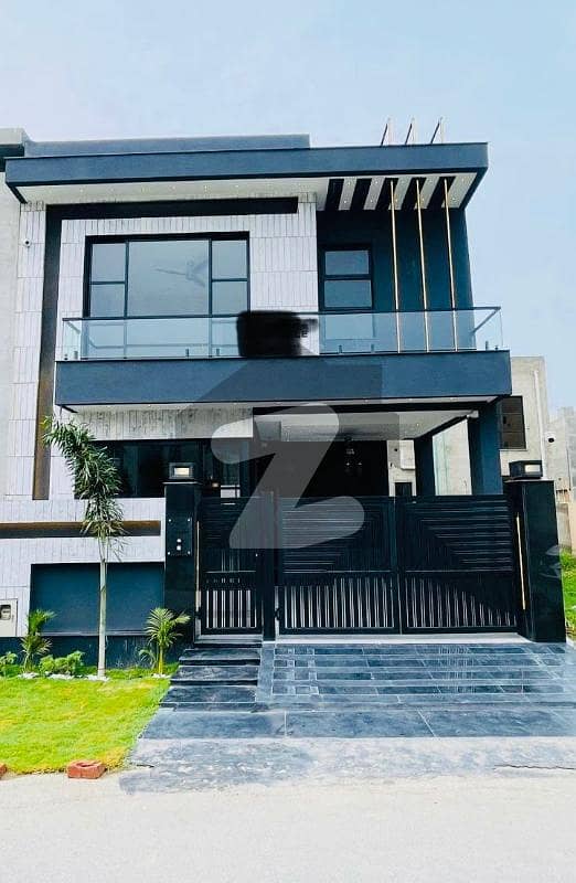 Brand New 9 Town House