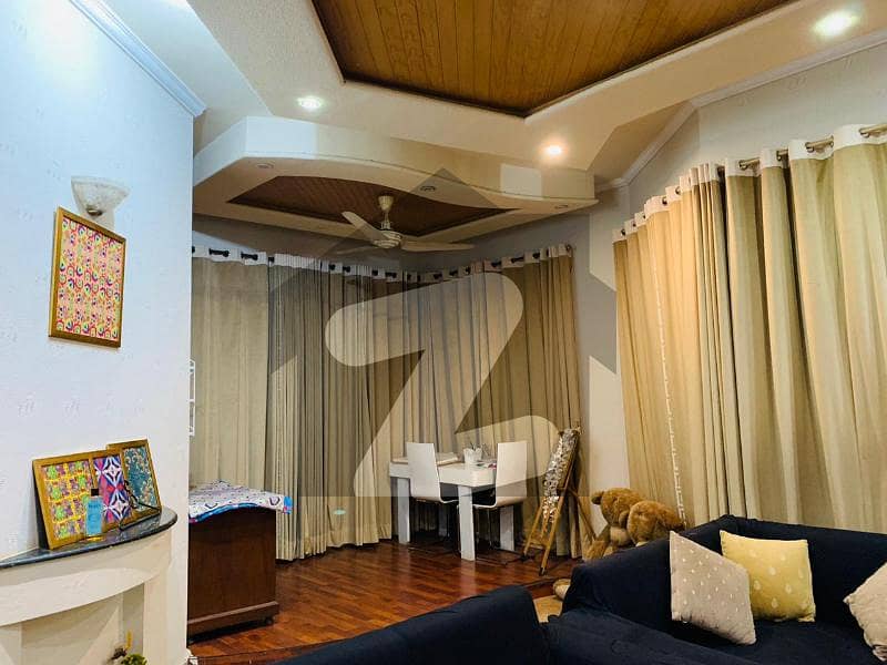 Park Facing 1 kanal house with basement