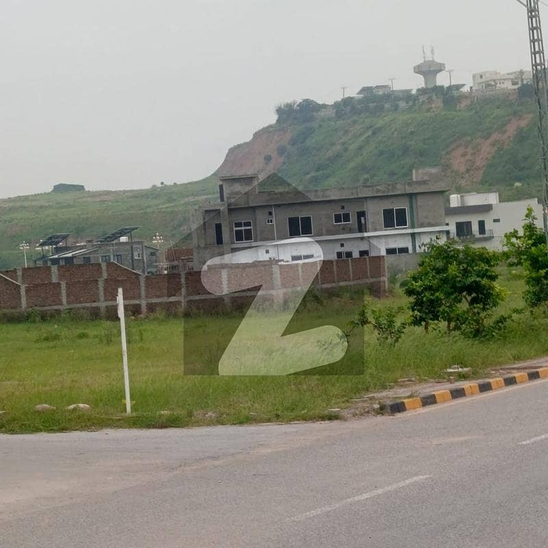 Corner plot for sale Corner plot for sale