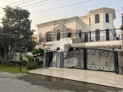 ماڈل ٹاؤن ۔ بلاک جی ماڈل ٹاؤن,لاہور میں 8 کمروں کا 1 کنال مکان 15.0 کروڑ میں برائے فروخت۔