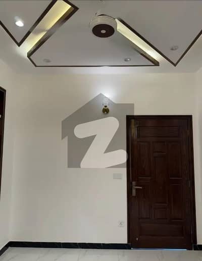 5 MARLA BEAUTIFUL BRAND NEW LOWER PORTION FOR RENT IN NAWAB TOWN