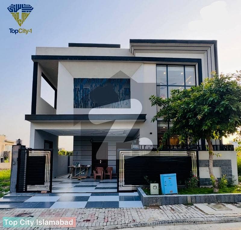 10 Marla Brand New House