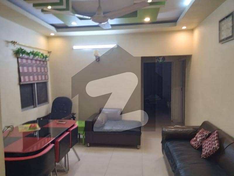 شاہراہِ فیصل کراچی میں 3 کمروں کا 8 مرلہ فلیٹ 2.9 کروڑ میں برائے فروخت۔