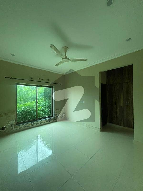 BEAUTIFUL UPPER PORTION WITH GAS AVAILABLE BEAUTIFUL UPPER PORTION WITH GAS AVAILABLE