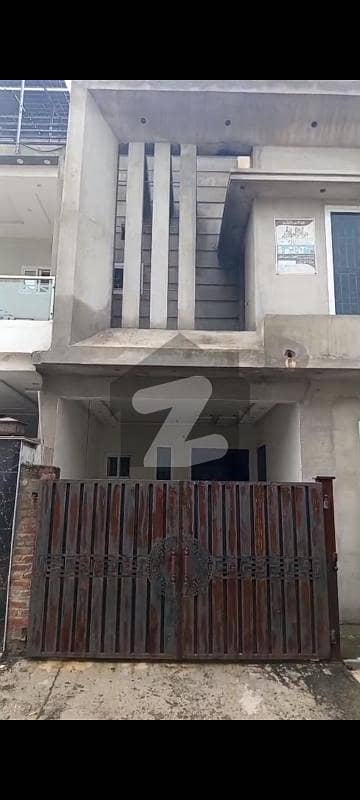 ڈی سی کالونی - ساون بلاک ڈی سی کالونی,گوجرانوالہ میں 3 کمروں کا 5 مرلہ مکان 1.85 کروڑ میں برائے فروخت۔
