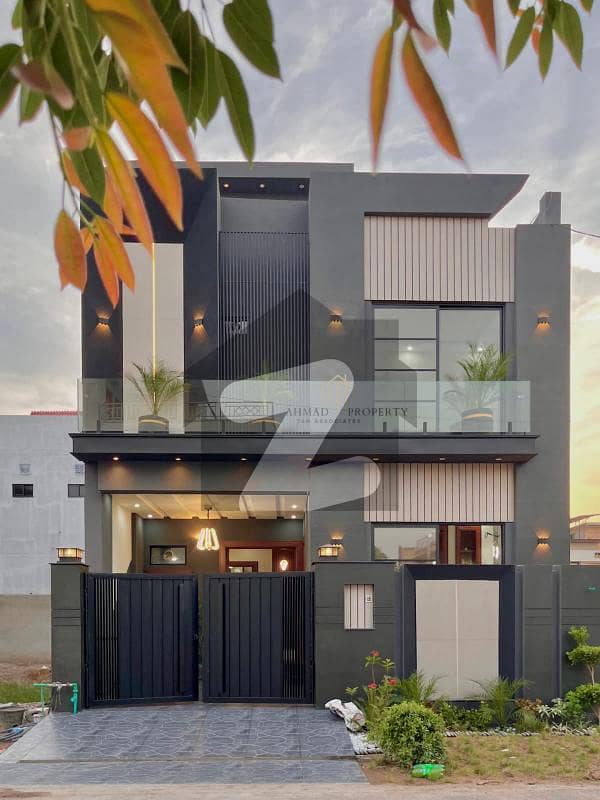 Prime Location 5 Marla House In Royal Orchard - Block F For sale At Good Location