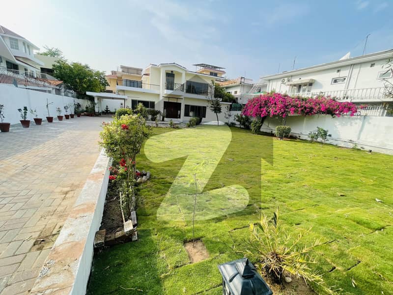 E-7 prime location house available for rent .