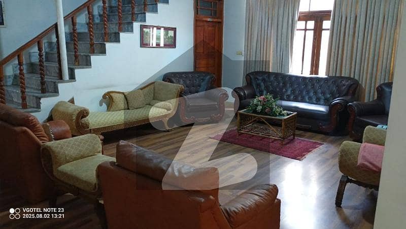 آئی ۔ 8 اسلام آباد میں 3 کمروں کا 1 کنال بالائی پورشن 2.5 لاکھ میں کرایہ پر دستیاب ہے۔