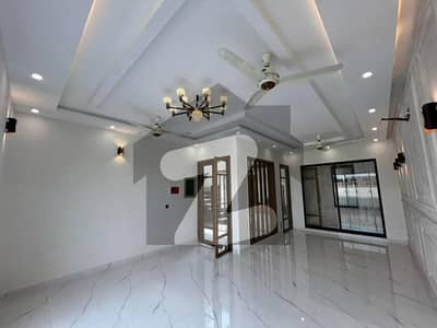 9 MARLA HOUSE OUTCLASS BRAND NEW FOR SALE IN DHA PHASE 4 KK