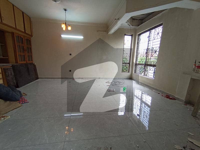 1 Kanal Upper Portion In I-8 For rent