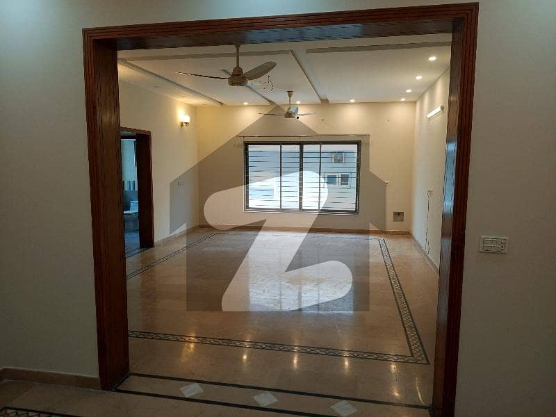ای ۔ 11 اسلام آباد میں 3 کمروں کا 1 کنال بالائی پورشن 1.7 لاکھ میں کرایہ پر دستیاب ہے۔
