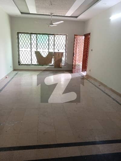 جی ۔ 9 اسلام آباد میں 5 کمروں کا 14 مرلہ مکان 2.5 لاکھ میں کرایہ پر دستیاب ہے۔