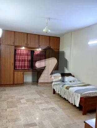 پی ای سی ایچ ایس بلاک 2 پی ای سی ایچ ایس,جمشید ٹاؤن,کراچی میں 3 کمروں کا 8 مرلہ فلیٹ 2.4 کروڑ میں برائے فروخت۔