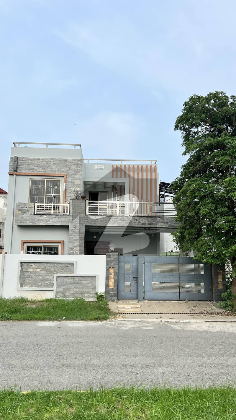10 Marla House available for Rent