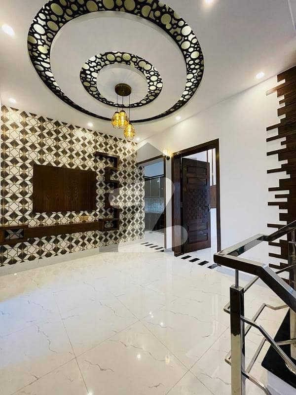 5mrla house bhria town AA block for sale