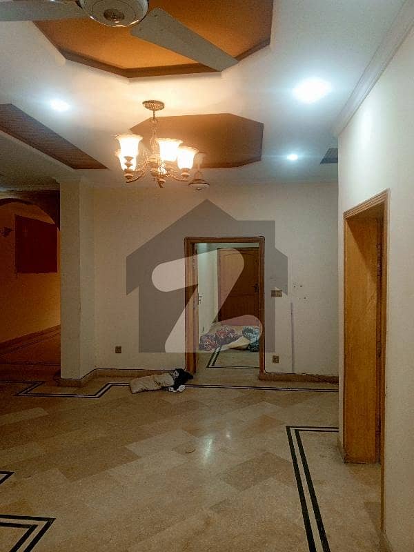 جی ۔ 9 اسلام آباد میں 7 کمروں کا 10 مرلہ مکان 8.0 کروڑ میں برائے فروخت۔
