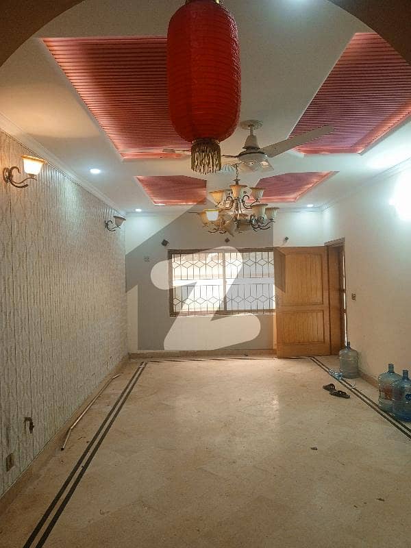 جی ۔ 9 اسلام آباد میں 7 کمروں کا 12 مرلہ مکان 3.2 لاکھ میں کرایہ پر دستیاب ہے۔