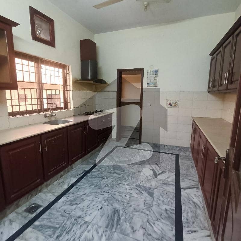 40x80 upper portion available for rent in g13