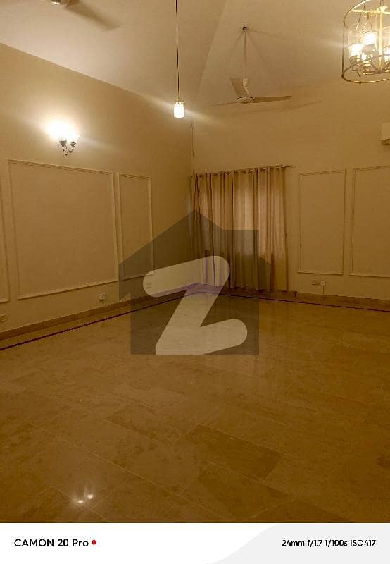 ایف ۔ 11 اسلام آباد میں 2 کمروں کا 1 کنال بالائی پورشن 1.6 لاکھ میں کرایہ پر دستیاب ہے۔