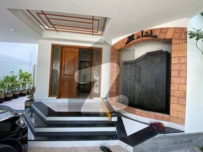 BUNGALOW FOR SALE 750 SQUARE YARDS