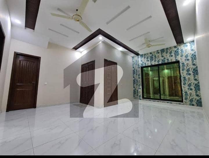 سینٹرل پارک ۔ بلاک ای سینٹرل پارک ہاؤسنگ سکیم,لاہور میں 3 کمروں کا 5 مرلہ مکان 65.0 ہزار میں کرایہ پر دستیاب ہے۔ سینٹرل پارک ۔ بلاک ای سینٹرل پارک ہاؤسنگ سکیم,لاہور میں 3 کمروں کا 5 مرلہ مکان 65.0 ہزار میں کرایہ پر دستیاب ہے۔