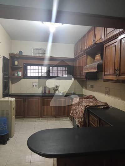 SMALL COMPLEX 3 BED DRAWING APARTMENT FOR RENT IN CLIFTON