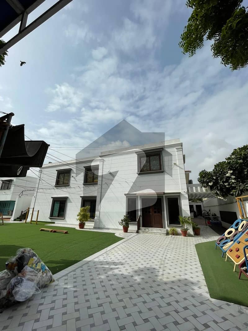 *BUNGALOW FOR SALE COMMERICAL USE