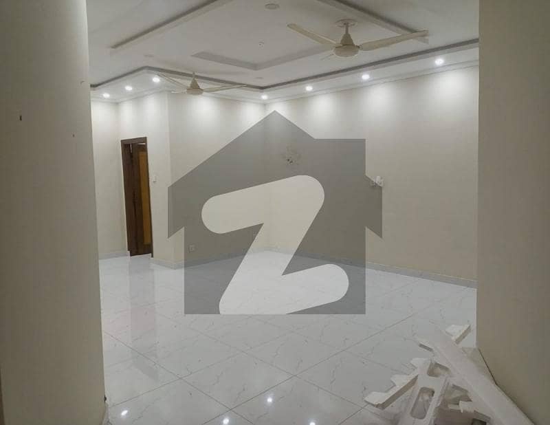 GULBERG RESIDENCIA 10M GROUND FLOOR FOR RENT