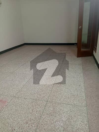 جی ۔ 10/4 جی ۔ 10,اسلام آباد میں 4 کمروں کا 5 مرلہ مکان 4.2 کروڑ میں برائے فروخت۔