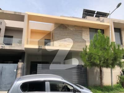 مارگلہ ویو ہاؤسنگ سوسائٹی ڈی ۔ 17,اسلام آباد میں 4 کمروں کا 7 مرلہ مکان 2.4 کروڑ میں برائے فروخت۔