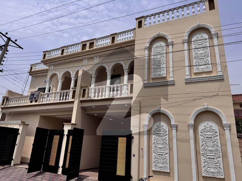 گارڈن ٹاؤن ملتان میں 4 کمروں کا 6 مرلہ مکان 1.35 کروڑ میں برائے فروخت۔