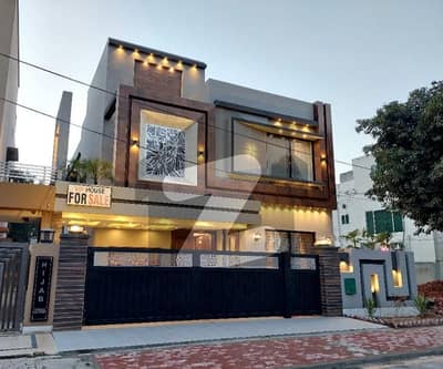 بحریہ ٹاؤن سیکٹر ای بحریہ ٹاؤن,لاہور میں 5 کمروں کا 10 مرلہ مکان 2.8 کروڑ میں برائے فروخت۔