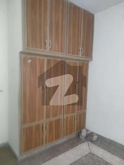 مارگلہ ٹاؤن فیز 1 مارگلہ ٹاؤن,اسلام آباد میں 3 کمروں کا 7 مرلہ بالائی پورشن 62.0 ہزار میں کرایہ پر دستیاب ہے۔