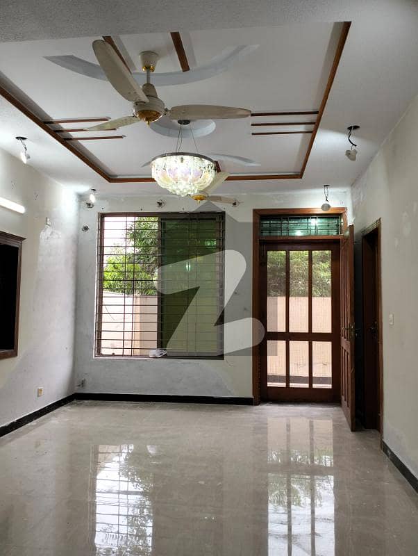 35x70 Ground Portion For Rent