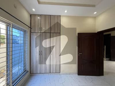 5 Marla Lower Portion Available For Rent